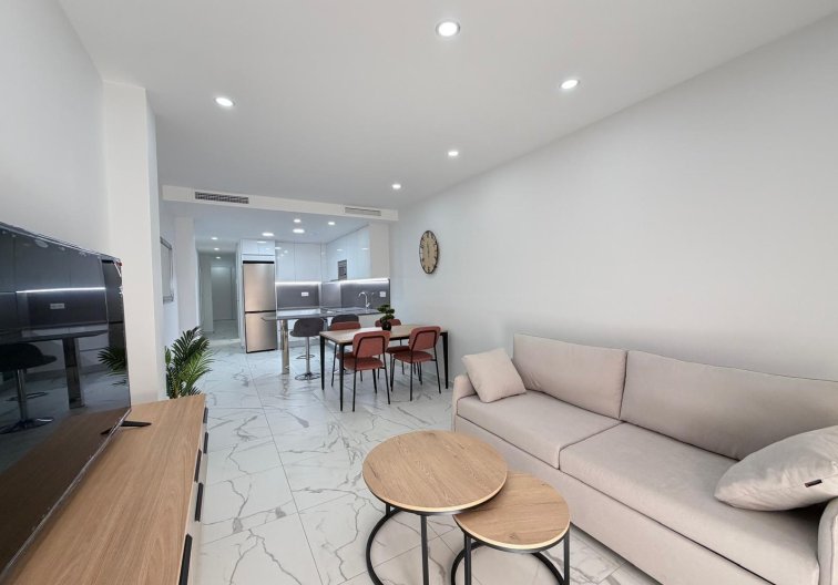 Segunda mano - Apartamento  - Torrevieja - Estacion De Autobuses
