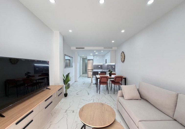Segunda mano - Apartamento  - Torrevieja - Estacion De Autobuses