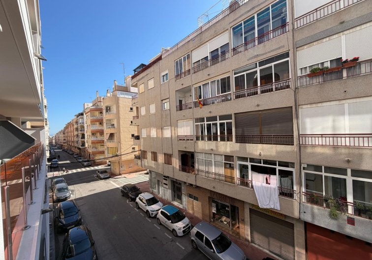 Segunda mano - Apartamento  - Torrevieja - Estacion De Autobuses