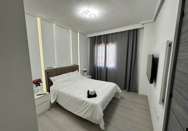 Segunda mano - Apartamento  - Torrevieja - Centro