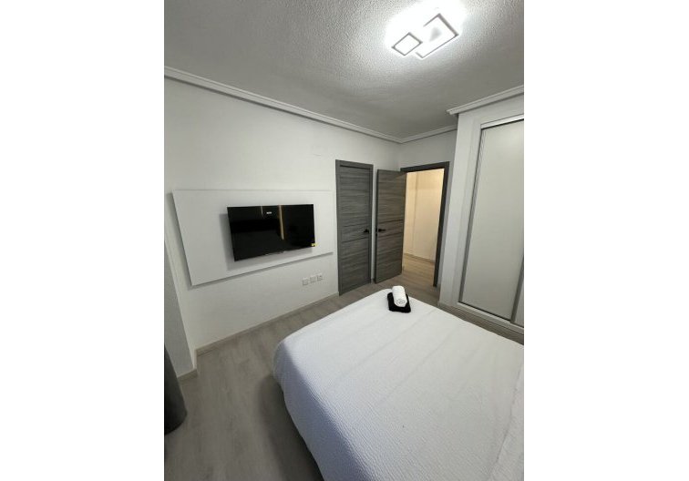 Segunda mano - Apartamento  - Torrevieja - Centro