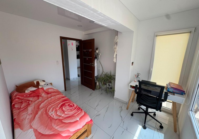 Segunda mano - Apartamento  - Torrevieja - Zona Los Frutales