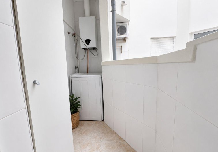 Segunda mano - Apartamento  - Torrevieja - Centro
