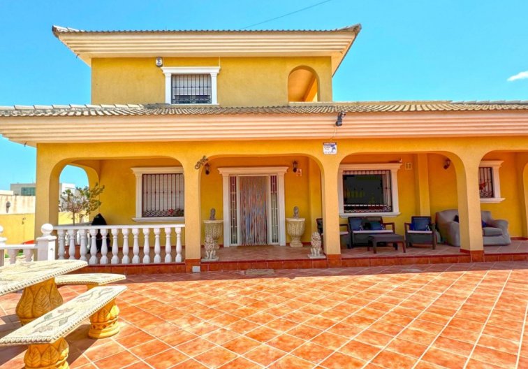 Segunda mano - villa - Torrevieja - Costa Blanca