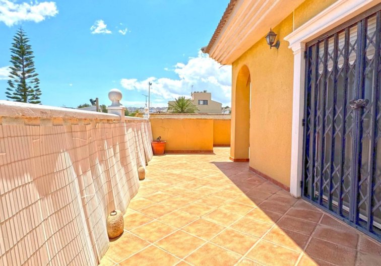 Segunda mano - villa - Torrevieja - Costa Blanca