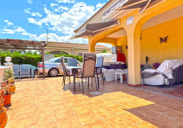 Segunda mano - villa - Torrevieja - Costa Blanca