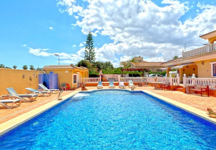 Segunda mano - villa - Torrevieja - Costa Blanca