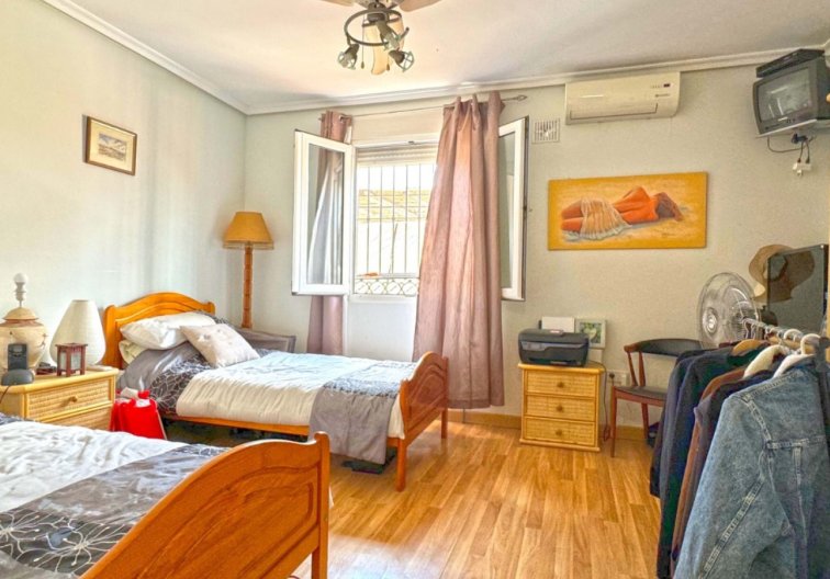 Segunda mano - villa - Torrevieja - Costa Blanca