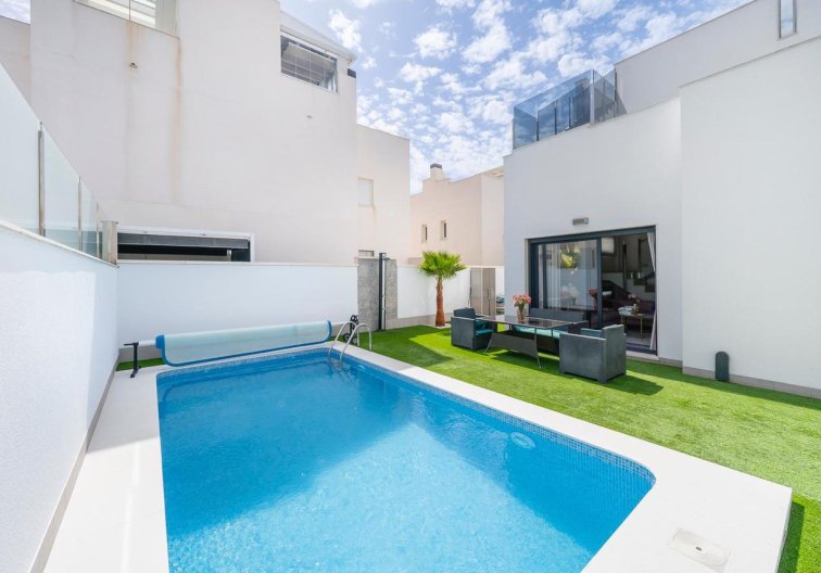 Segunda mano - villa - Torrevieja - Costa Blanca