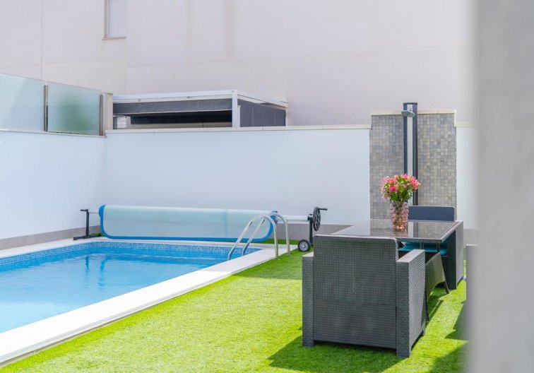 Segunda mano - villa - Torrevieja - Costa Blanca