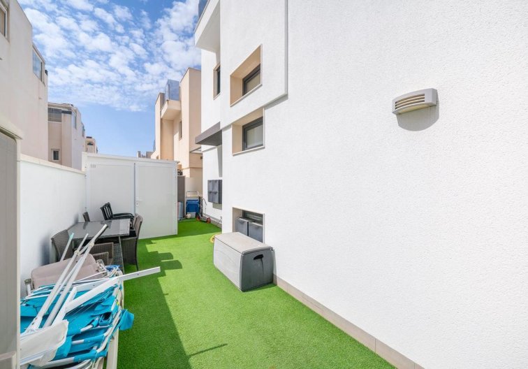 Segunda mano - villa - Torrevieja - Costa Blanca