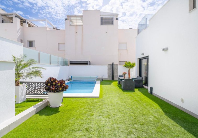 Segunda mano - villa - Torrevieja - Costa Blanca