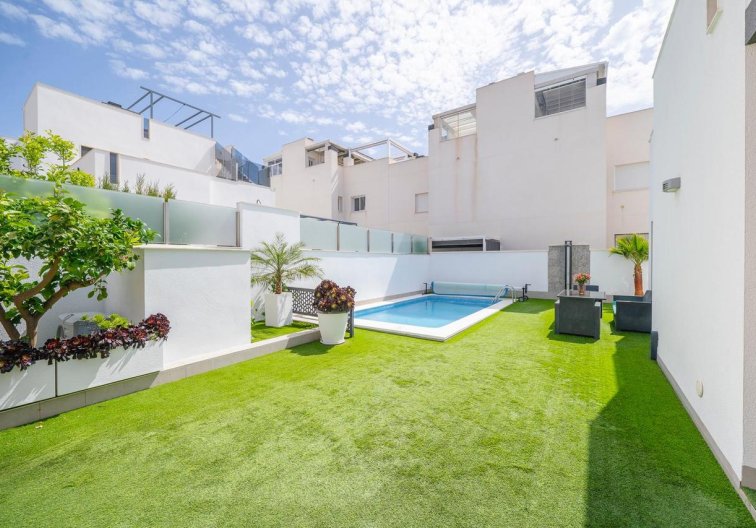 Segunda mano - villa - Torrevieja - Costa Blanca