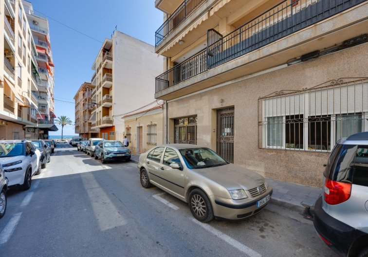 Segunda mano - Apartamento  - Torrevieja - Paseo Maritimo