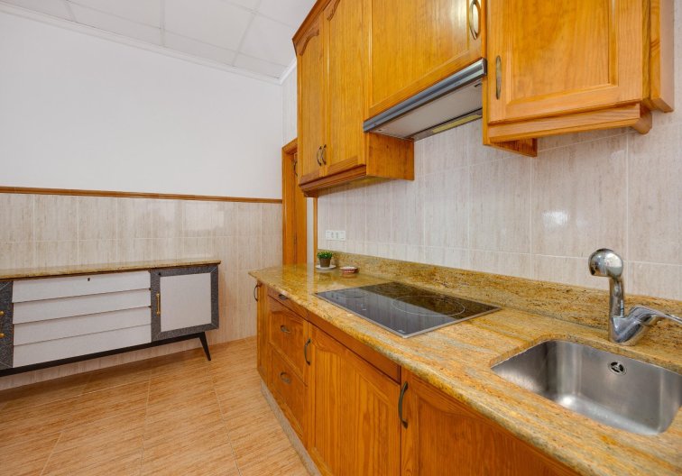 Segunda mano - Apartamento  - Torrevieja - Paseo Maritimo