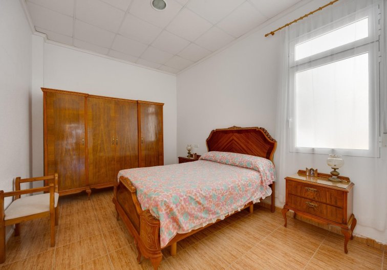 Segunda mano - Apartamento  - Torrevieja - Paseo Maritimo