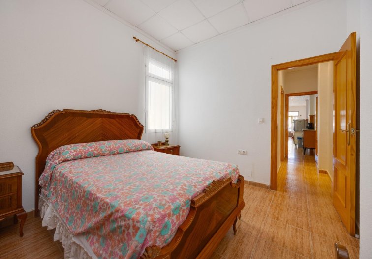 Segunda mano - Apartamento  - Torrevieja - Paseo Maritimo