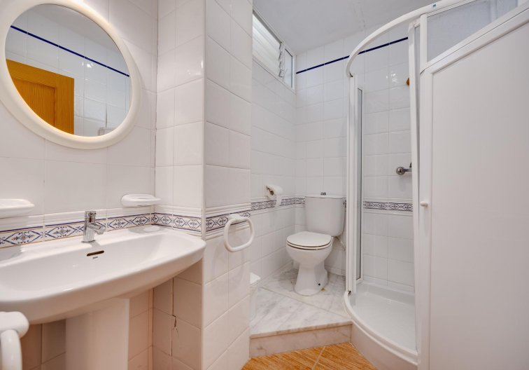 Segunda mano - Apartamento  - Torrevieja - Paseo Maritimo