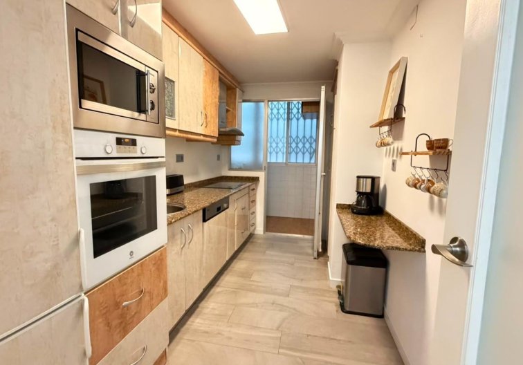 Segunda mano - Apartamento  - Torrevieja - Centro - Muelle Pesquero