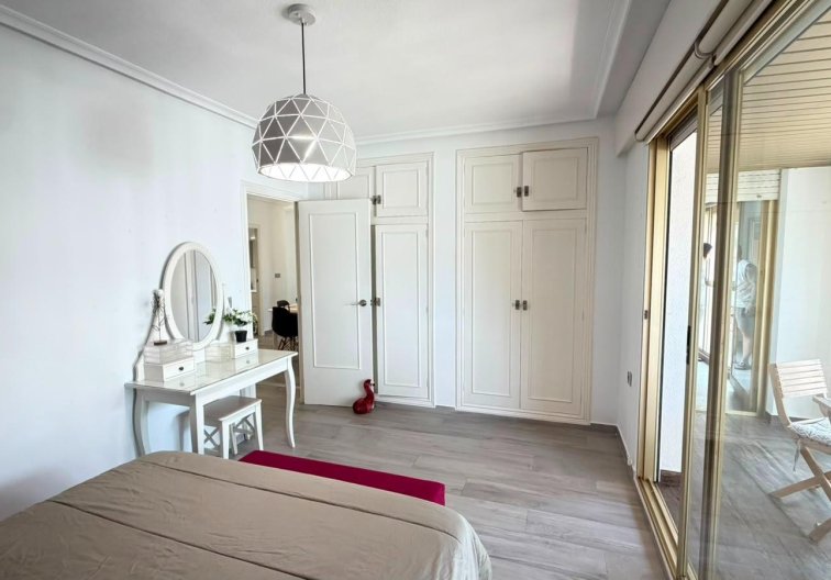 Segunda mano - Apartamento  - Torrevieja - Centro - Muelle Pesquero