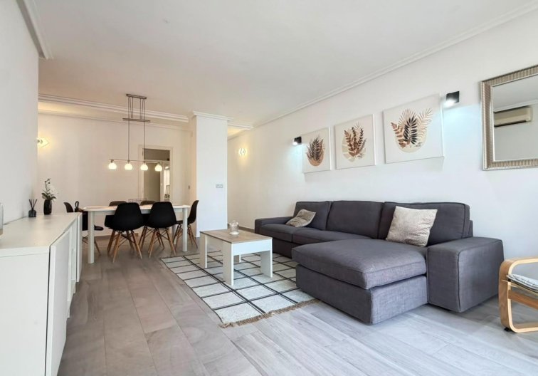 Segunda mano - Apartamento  - Torrevieja - Centro - Muelle Pesquero