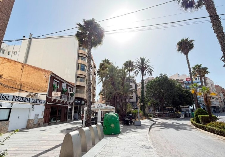 Segunda mano - Apartamento  - Torrevieja - Centro - Muelle Pesquero