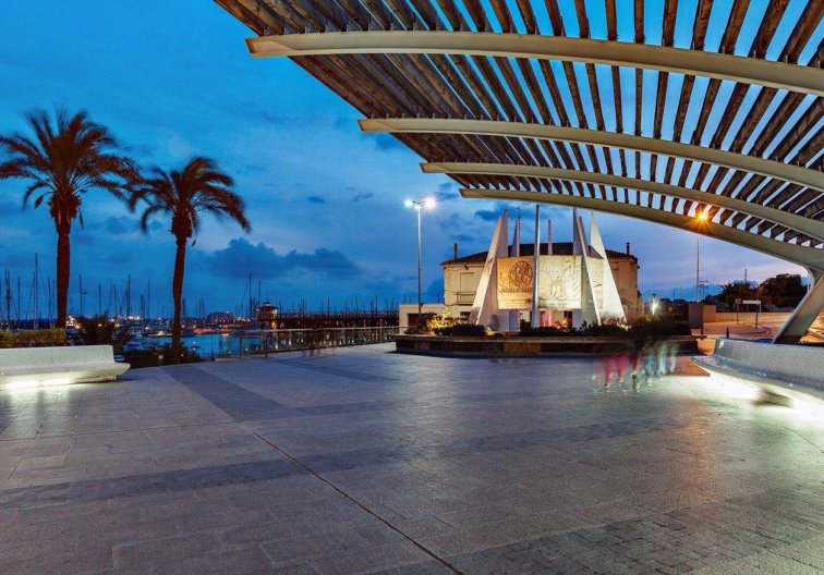 Segunda mano - Apartamento  - Torrevieja - Centro - Muelle Pesquero