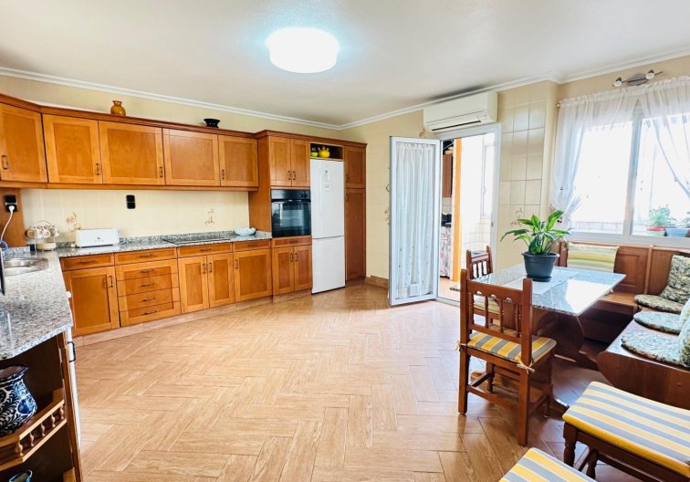 Segunda mano - Apartamento  - Torrevieja - Centro