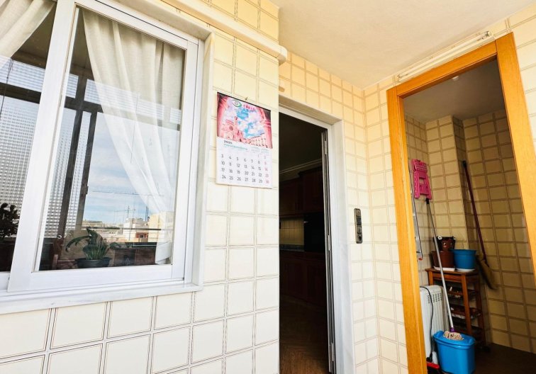 Segunda mano - Apartamento  - Torrevieja - Centro