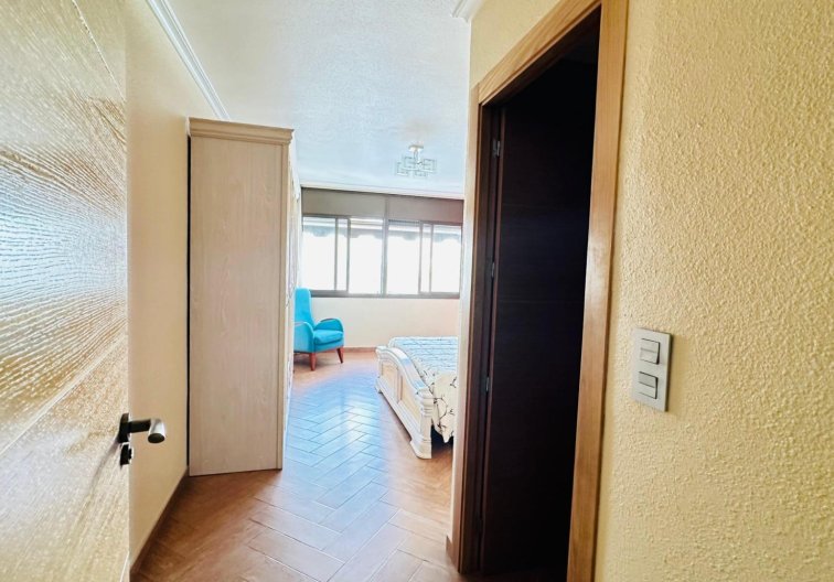 Segunda mano - Apartamento  - Torrevieja - Centro