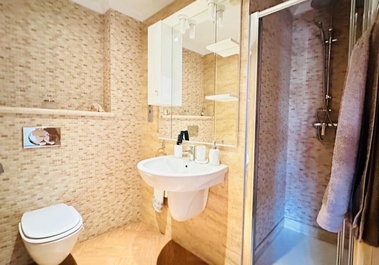 Segunda mano - Apartamento  - Torrevieja - Centro