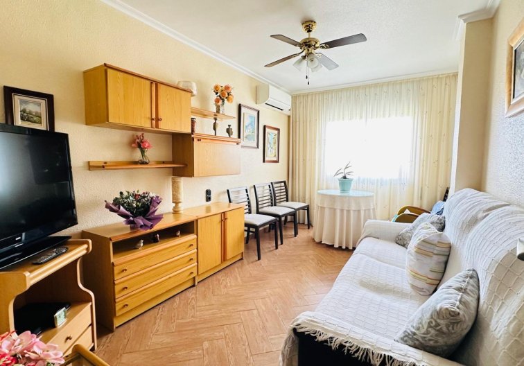 Segunda mano - Apartamento  - Torrevieja - Centro