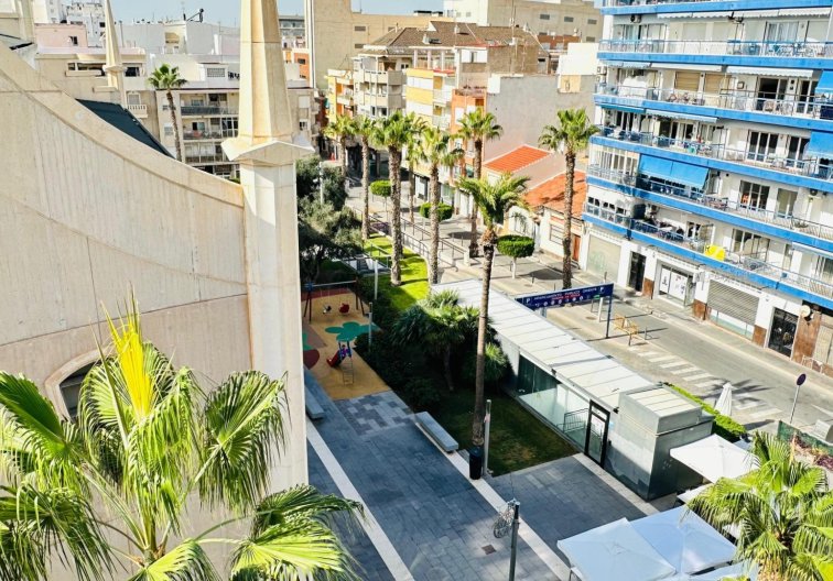 Segunda mano - Apartamento  - Torrevieja - Centro