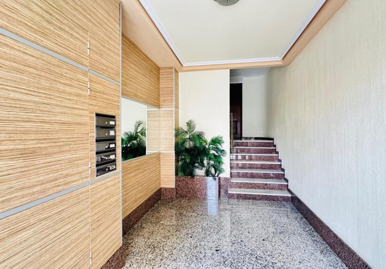 Segunda mano - Apartamento  - Torrevieja - Centro