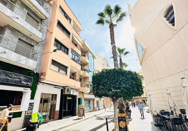 Segunda mano - Apartamento  - Torrevieja - Centro