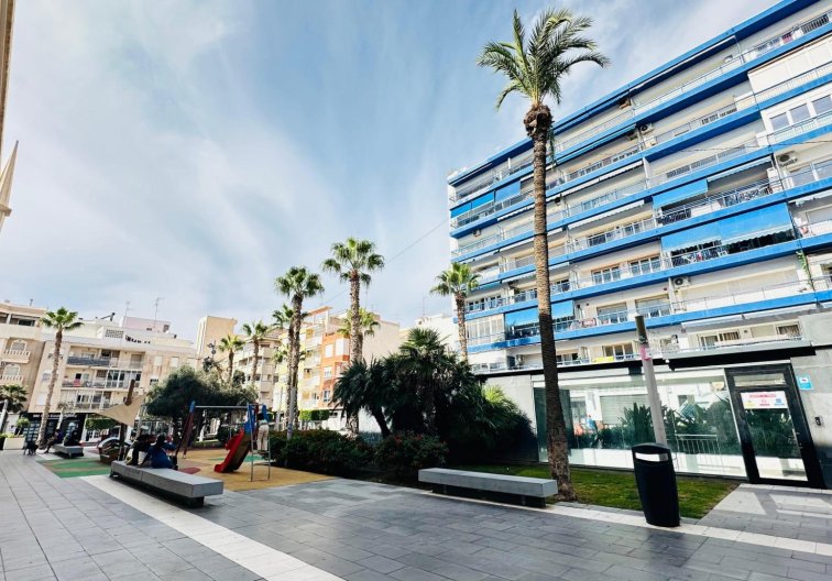 Segunda mano - Apartamento  - Torrevieja - Centro