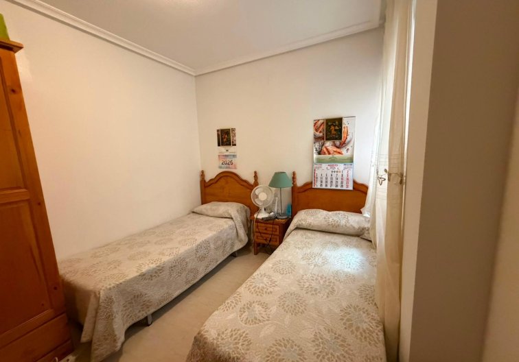 Segunda mano - Apartamento  - Torrevieja - Estacion De Autobuses