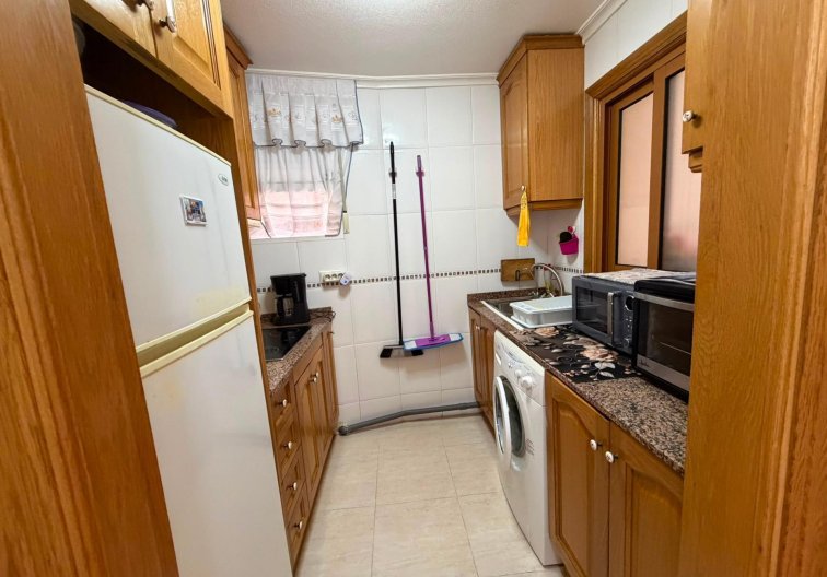Segunda mano - Apartamento  - Torrevieja - Estacion De Autobuses