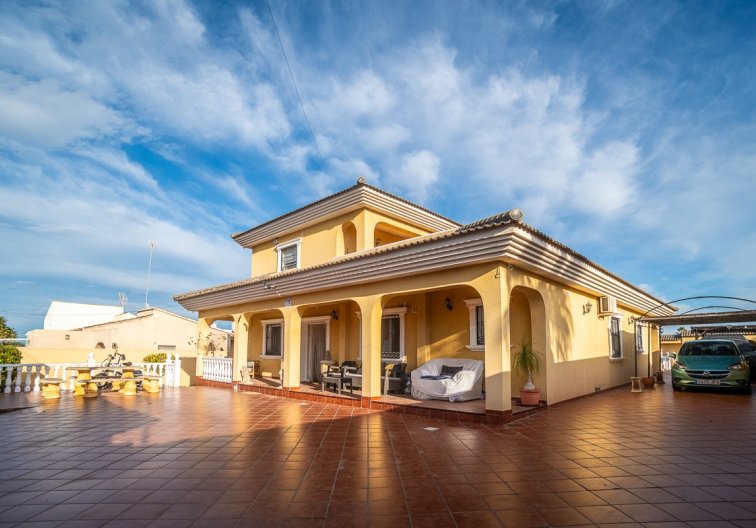 Segunda mano - villa - Torrevieja - Costa Blanca
