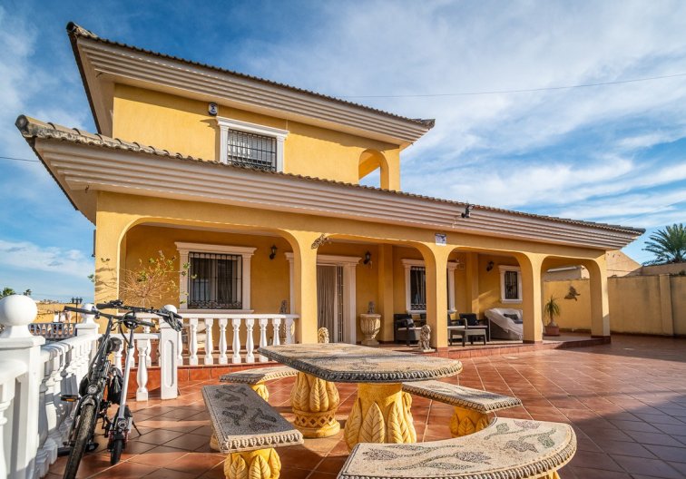 Segunda mano - villa - Torrevieja - Costa Blanca