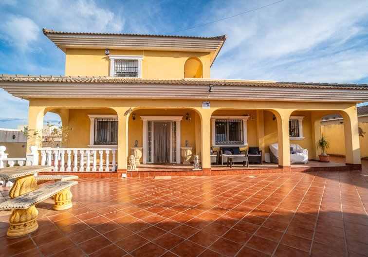 Segunda mano - villa - Torrevieja - Costa Blanca