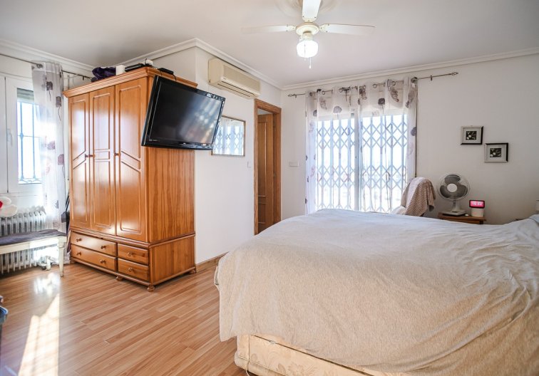 Segunda mano - villa - Torrevieja - Costa Blanca