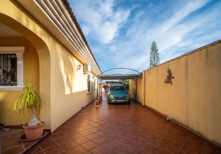 Segunda mano - villa - Torrevieja - Costa Blanca