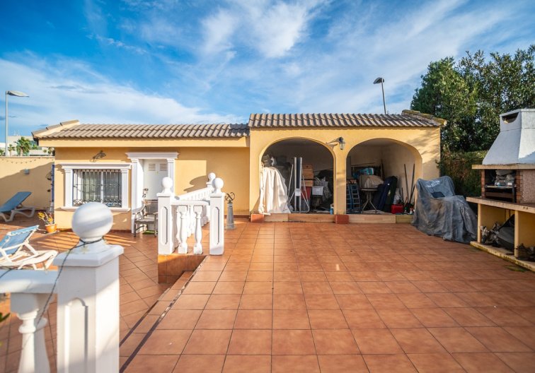 Segunda mano - villa - Torrevieja - Costa Blanca