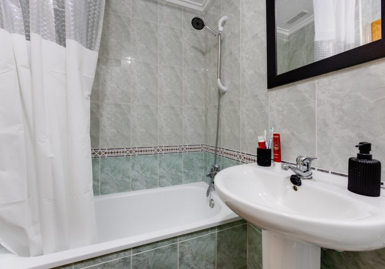 Segunda mano - Apartamento  - Torrevieja - Centro