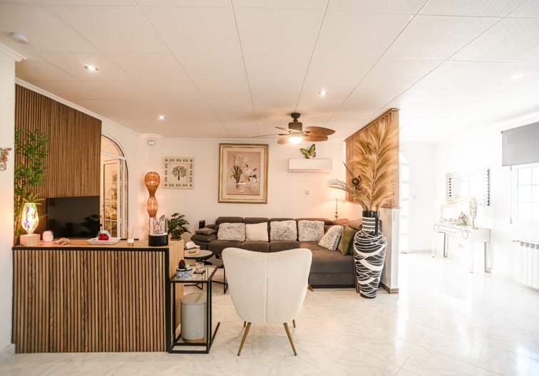 Segunda mano - villa - La Marina - Costa Blanca