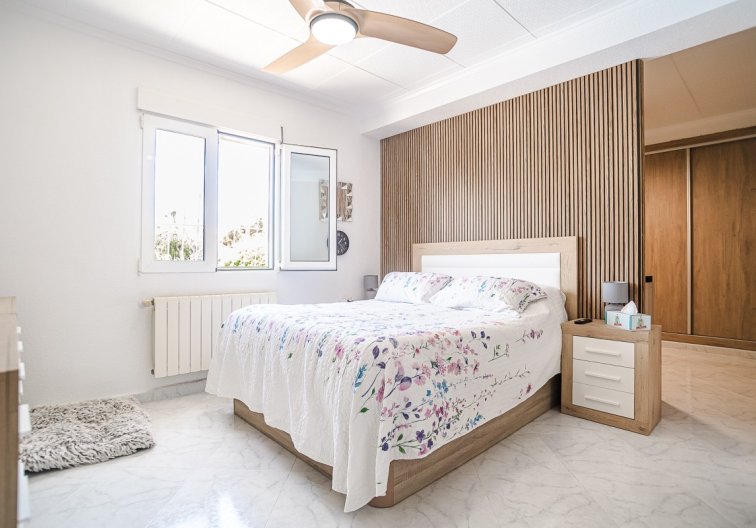 Segunda mano - villa - La Marina - Costa Blanca