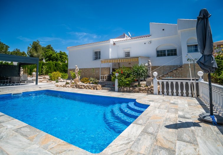 Segunda mano - villa - La Marina - Costa Blanca