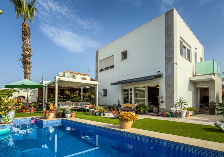 Segunda mano - villa - Torrevieja - Costa Blanca
