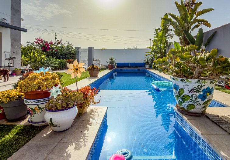 Segunda mano - villa - Torrevieja - Costa Blanca